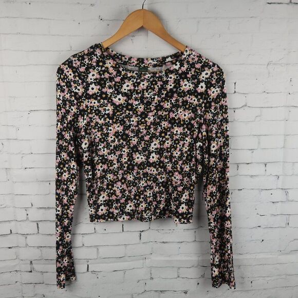 WILD FABLE BLACK W/ PINK WHITE & YELLOW FLORAL LONG SLEEVE ROUND NECK CROP TOP - Picture 1 of 7